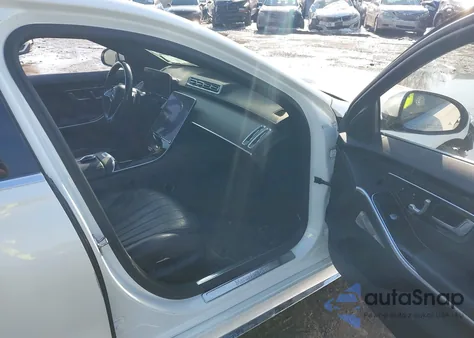 2022 Mercedes-Benz S 500 4Matic z USA, uszkodzony, nr VIN W1K6G6DB1NA091405